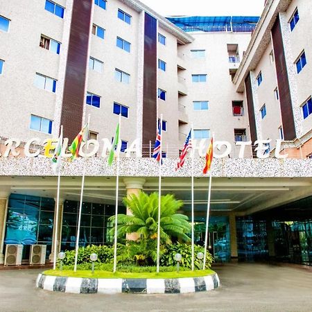 Barcelona Hotels, Abuja Mobushipe Exteriér fotografie