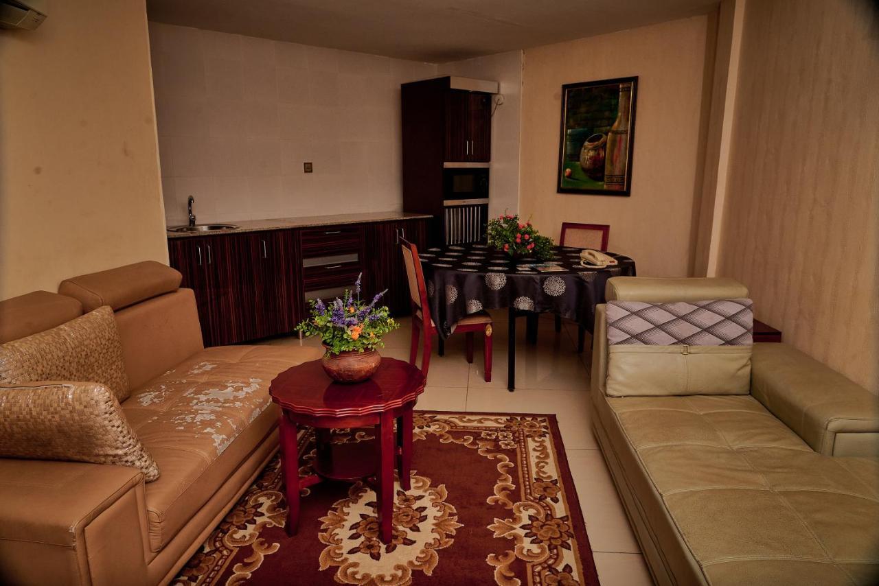 Barcelona Hotels, Abuja Mobushipe Exteriér fotografie