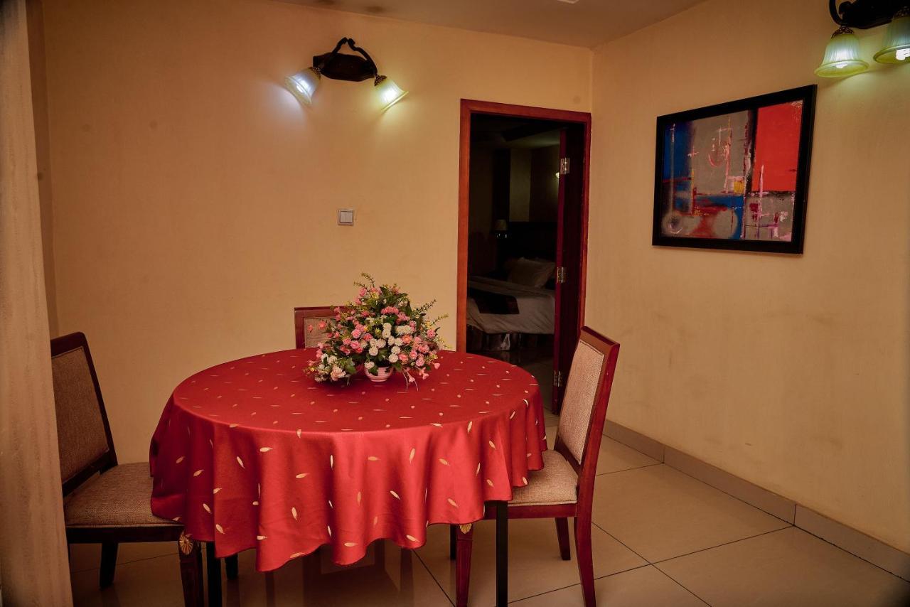 Barcelona Hotels, Abuja Mobushipe Exteriér fotografie