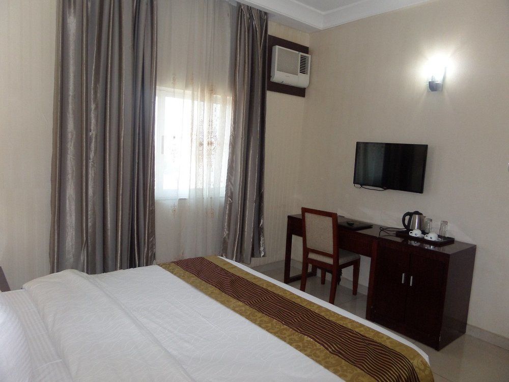 Barcelona Hotels, Abuja Mobushipe Exteriér fotografie