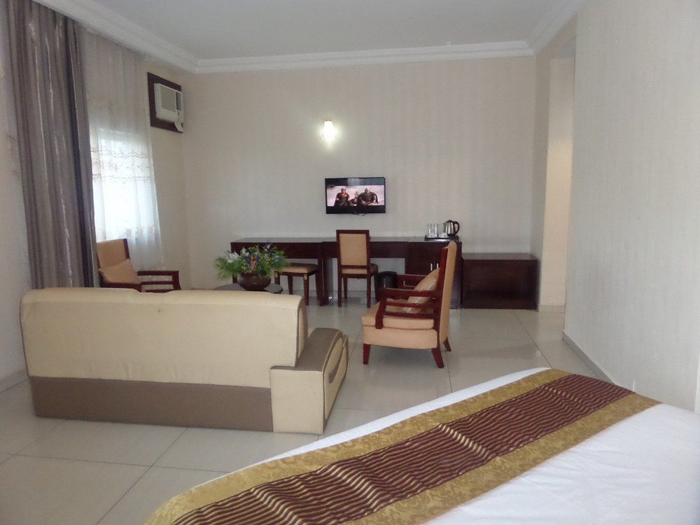 Barcelona Hotels, Abuja Mobushipe Exteriér fotografie
