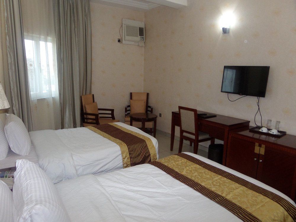 Barcelona Hotels, Abuja Mobushipe Exteriér fotografie